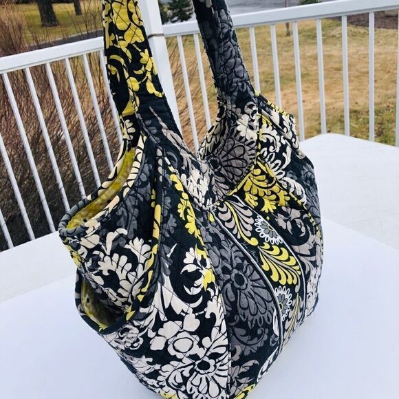 Vera Bradley stunning floral design tote bag - Picture 3 of 6